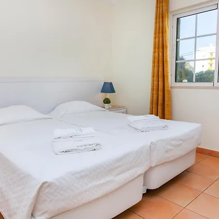 B85 - Seasun Step In Da Rocha Appartement *